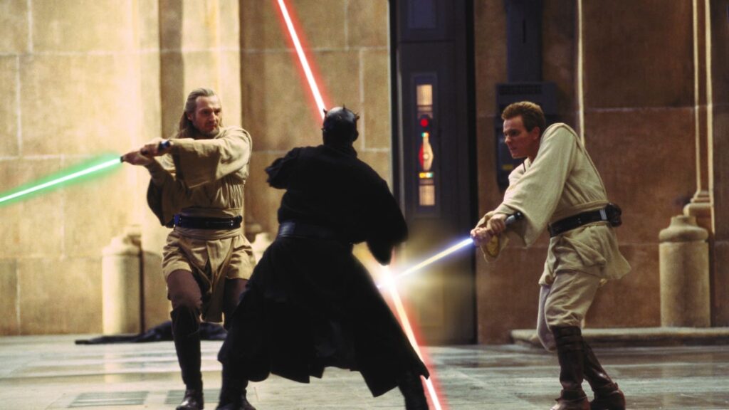 Obi-Wan Kenobi e Anakin Skywalker lutam contra Darth Maul na Ordem dos Sith.